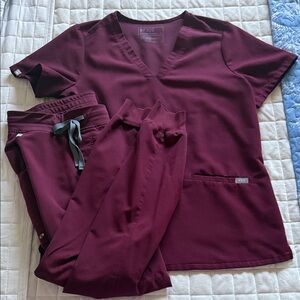 Figs Women's Deep Burgundy Scrub Set